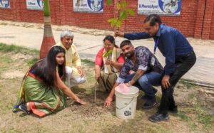 chief guest kanta kadam with sanjay tyagi planted a tree